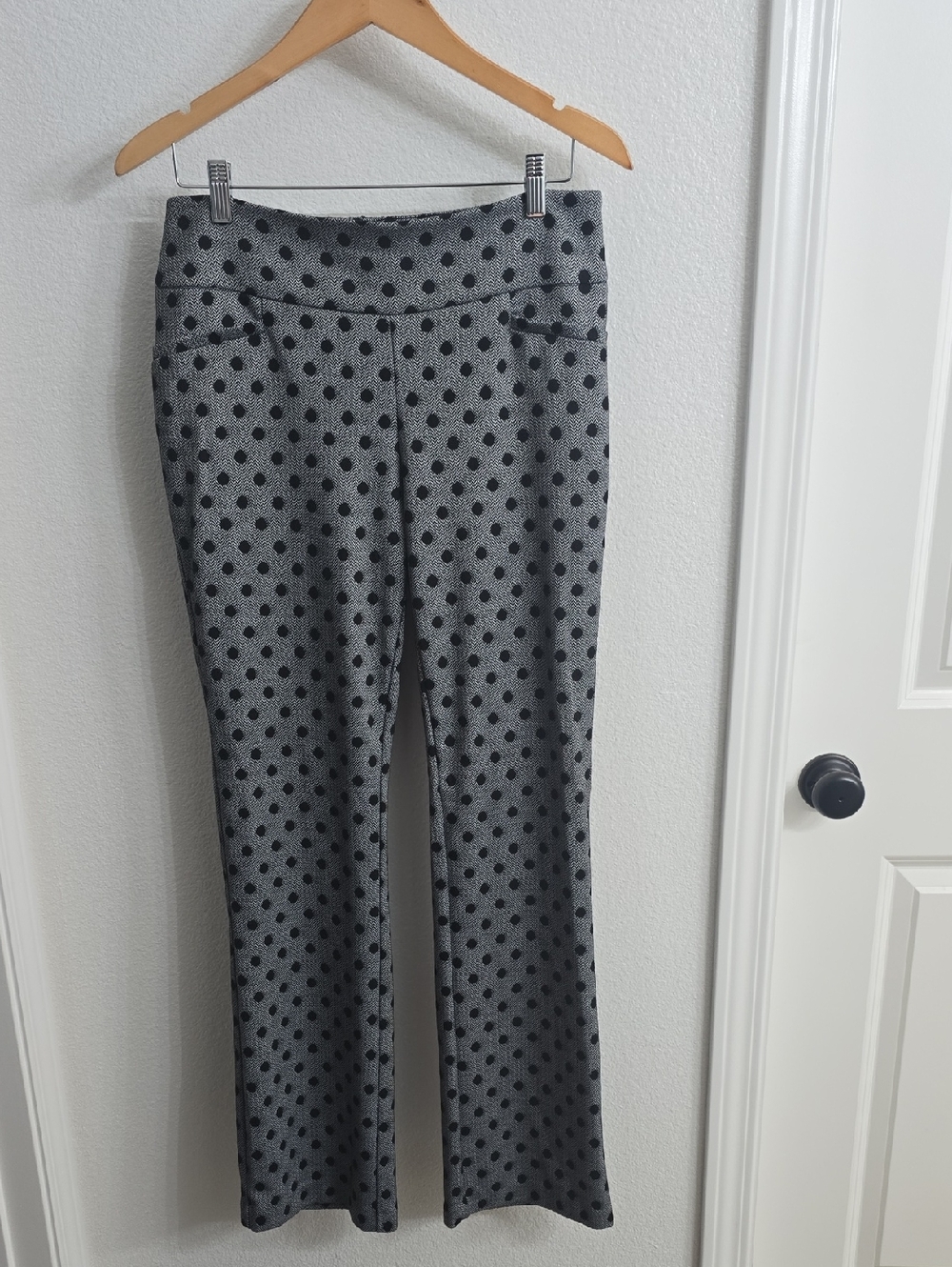 New York & Company Gray Polka Dot Boot-Cut Pants